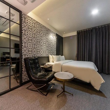 West In Hotel Йосу Экстерьер фото