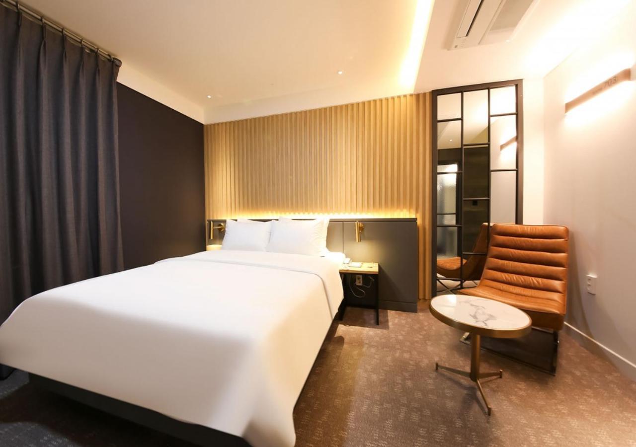 West In Hotel Йосу Экстерьер фото