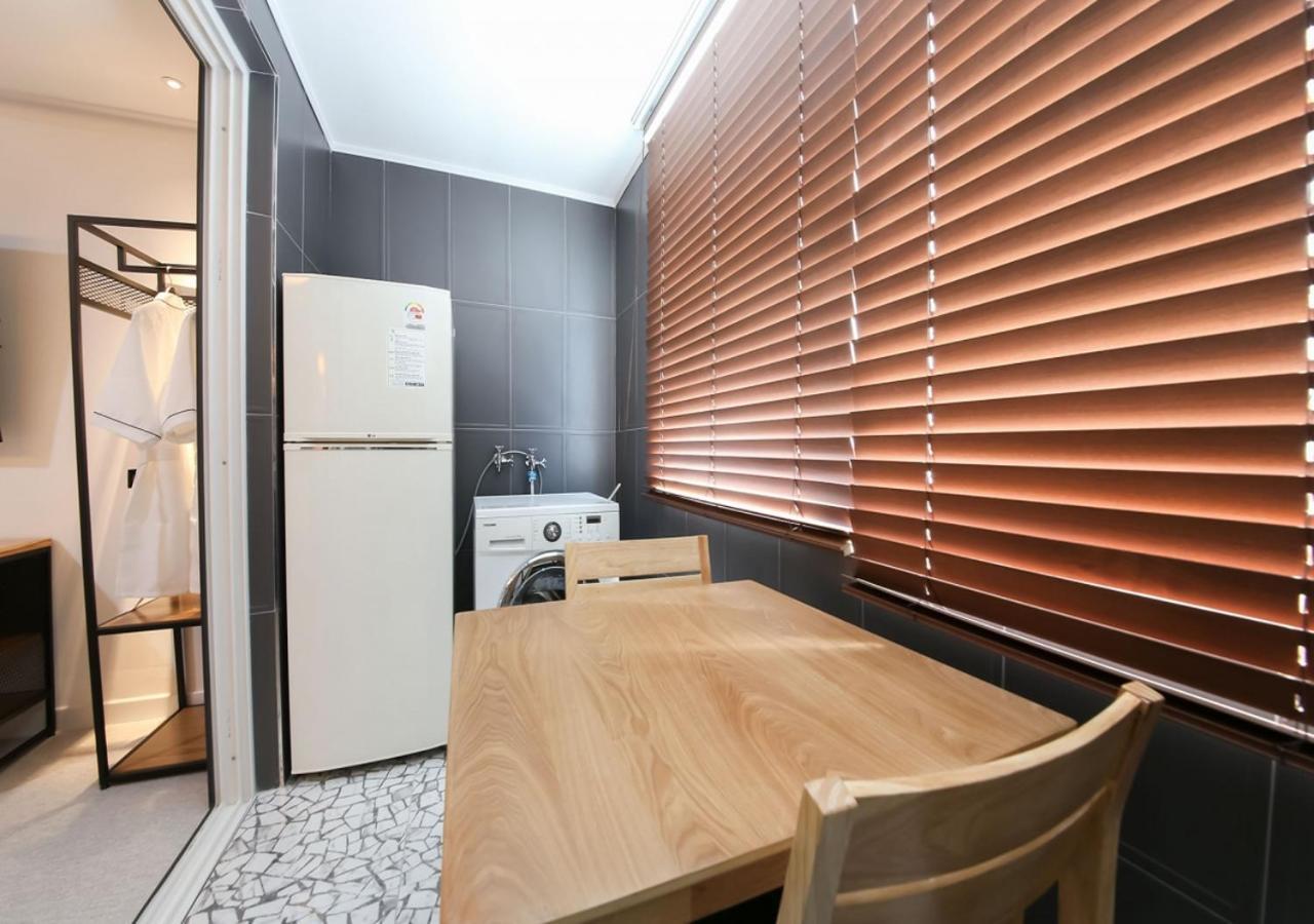 West In Hotel Йосу Экстерьер фото